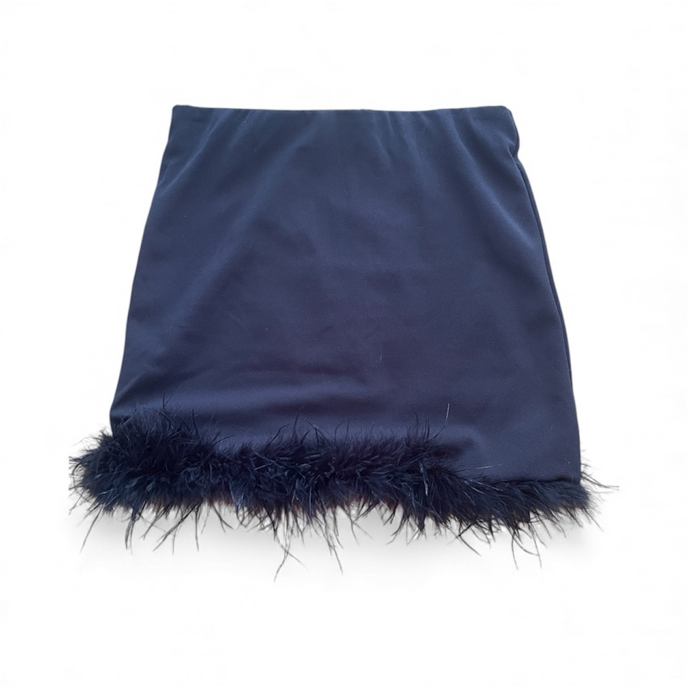 Black Mini Pencil Chic Skirt from Thirty Thirty with Feather Details size M